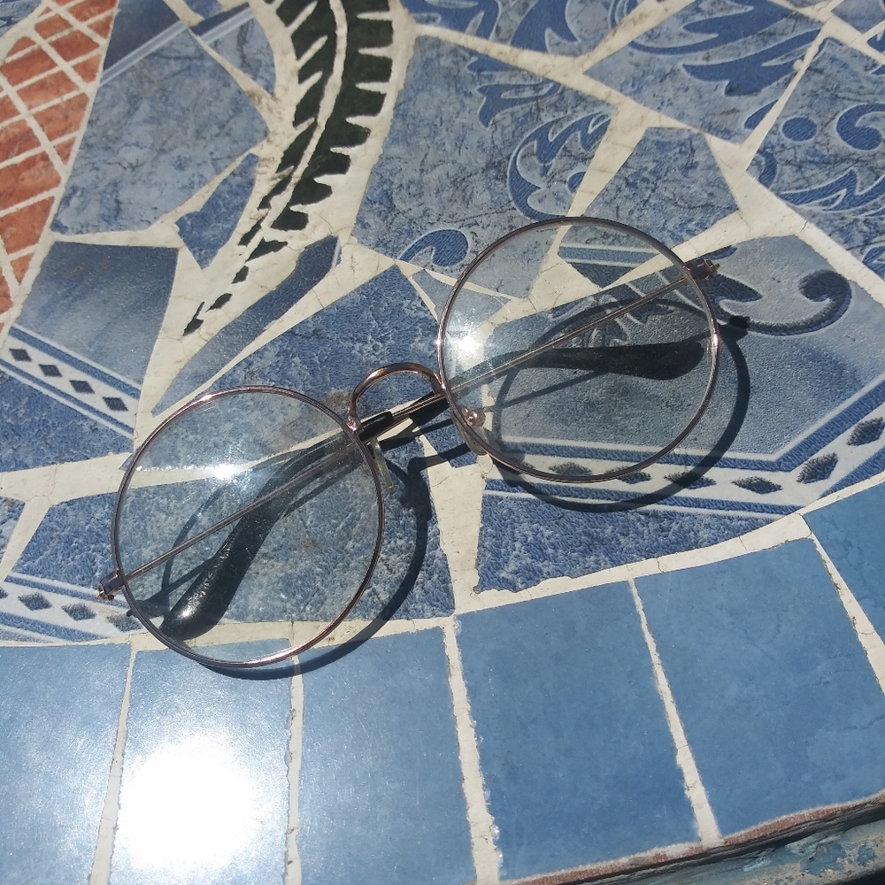Round clear glasses